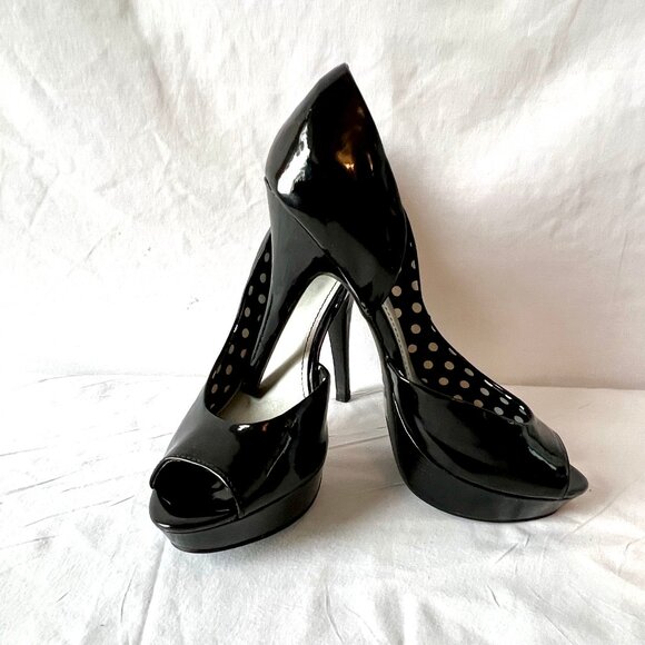 Fergalicious Black Patent Leather Heels, "Eileen-T" Peek-a-boo Toe, Size 9, EUC! - Picture 9 of 14